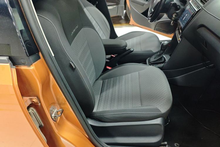 Used Volkswagen Polo 2016 1.6L Cross Polo Automatic Right Front Seat