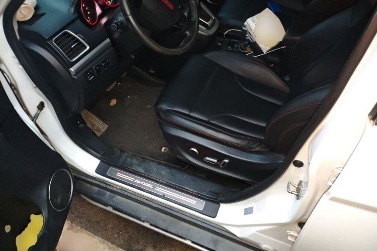 Used Haval H6 2015 Sport Edition 1.5T Automatic Two-Wheel Drive Luxury Model Driver Seat