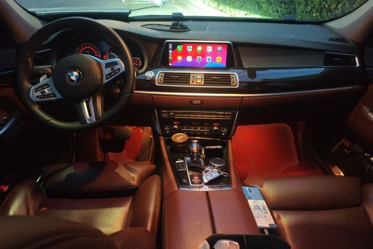 Used BMW 5 Series GT 2013 535i Elegant Edition Center Console