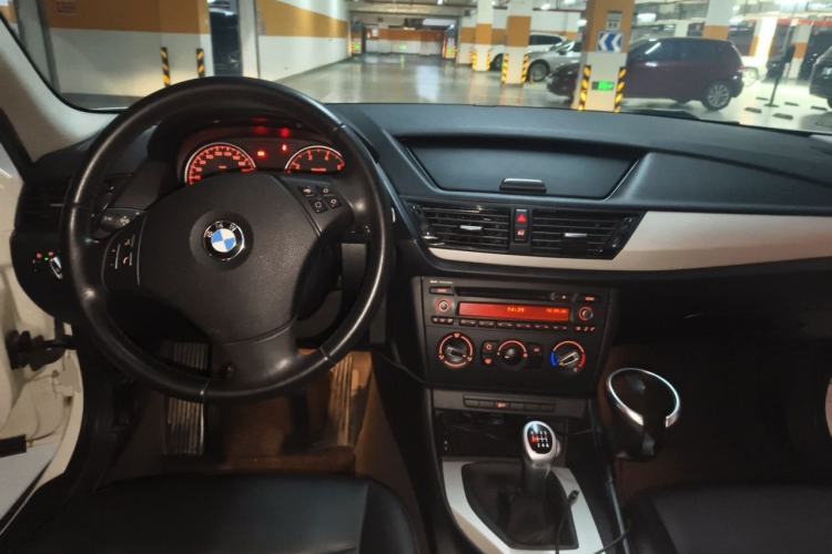 Used BMW X1 2013 sDrive18i manual model
