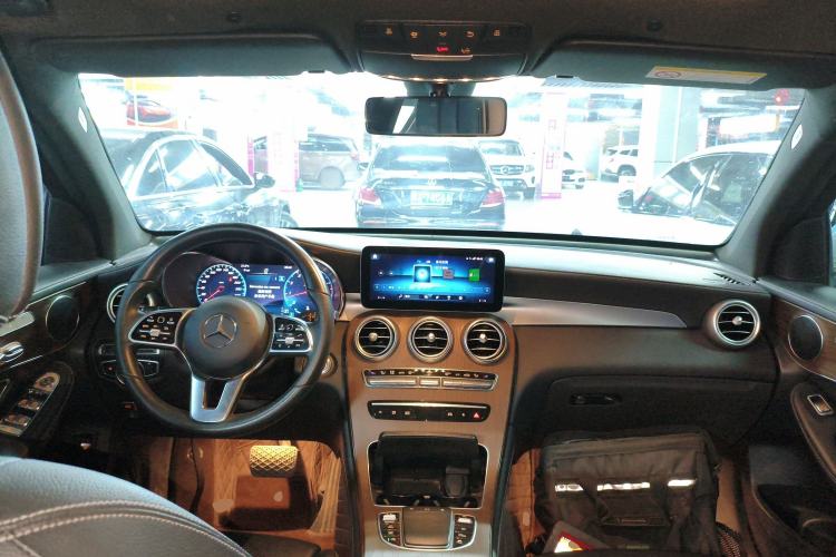 Used Mercedes-Benz GLC 2022 GLC 260 L 4MATIC Luxury Model Center Console