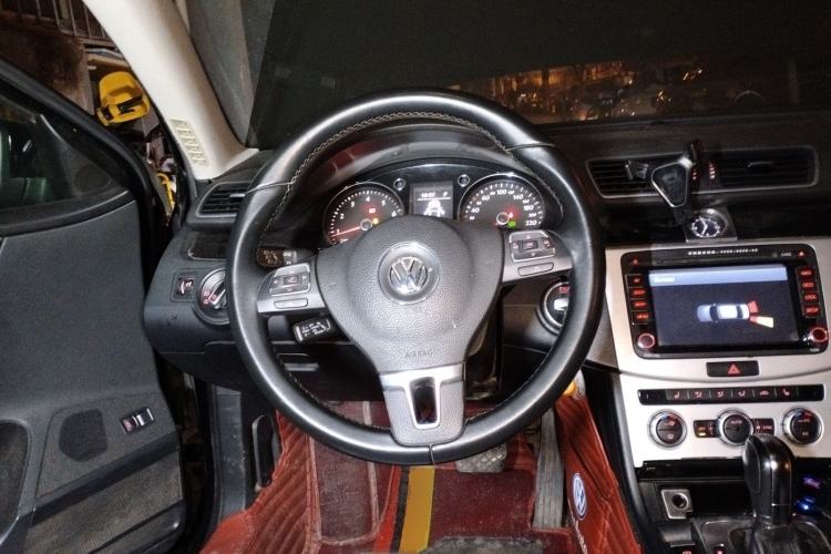 Used Volkswagen Magotan 2013 1.8TSI Luxury Model Steering Wheel