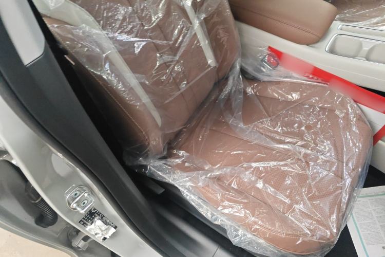 Used Wuling Bingo S 2025 Model 325km Deluxe Edition Right Front Seat