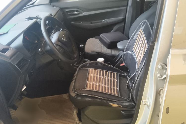 Used Wuling Hongguang 2019 1.5L S Basic Window-Sealed Vehicle China VI LAR Left Front Seat