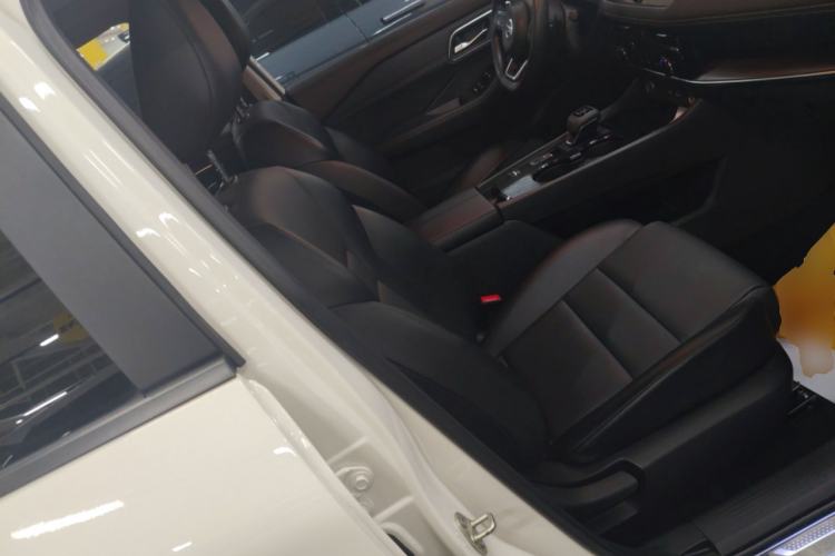 Used Nissan X-Trail 2022 VC-Turbo 300 CVT 2WD Star & Moon Limited Edition Right Front Seat