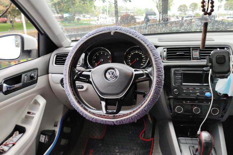 Used Volkswagen Sagitar 2015 1.6L Automatic Comfort Model Steering Wheel