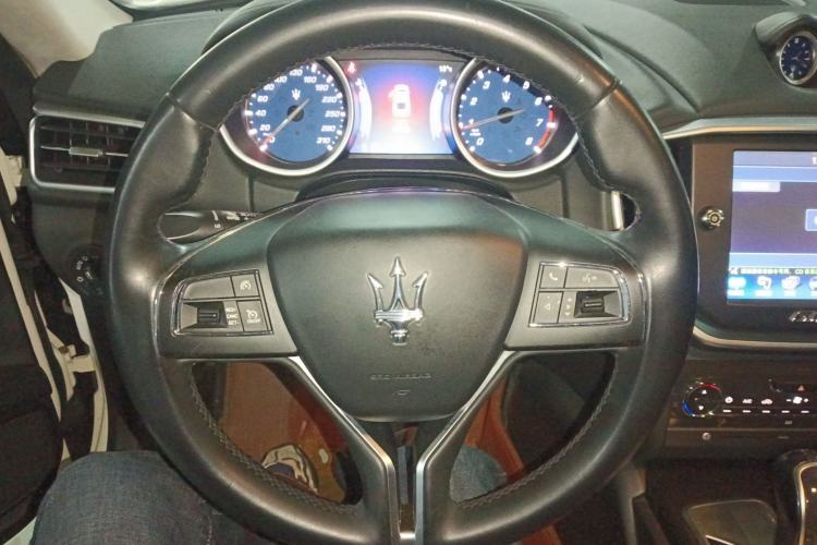 Used Maserati Ghibli 2014 3.0T Standard Edition Steering Wheel