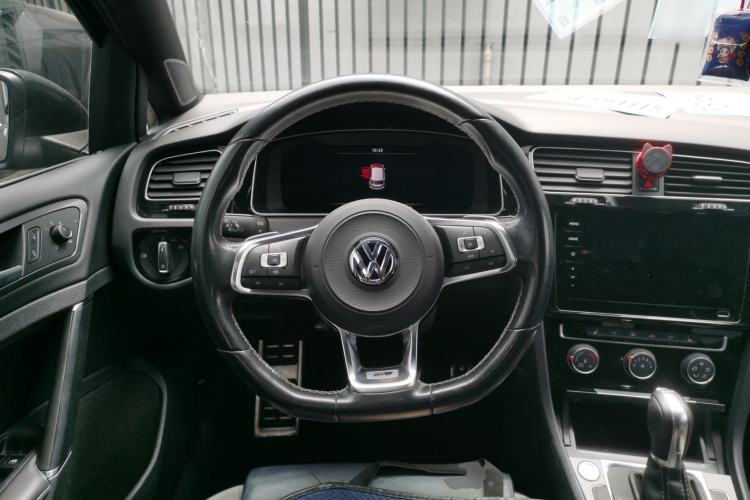 Used Volkswagen Golf 2020 Charming Edition 280TSI DSG R-Line Steering Wheel