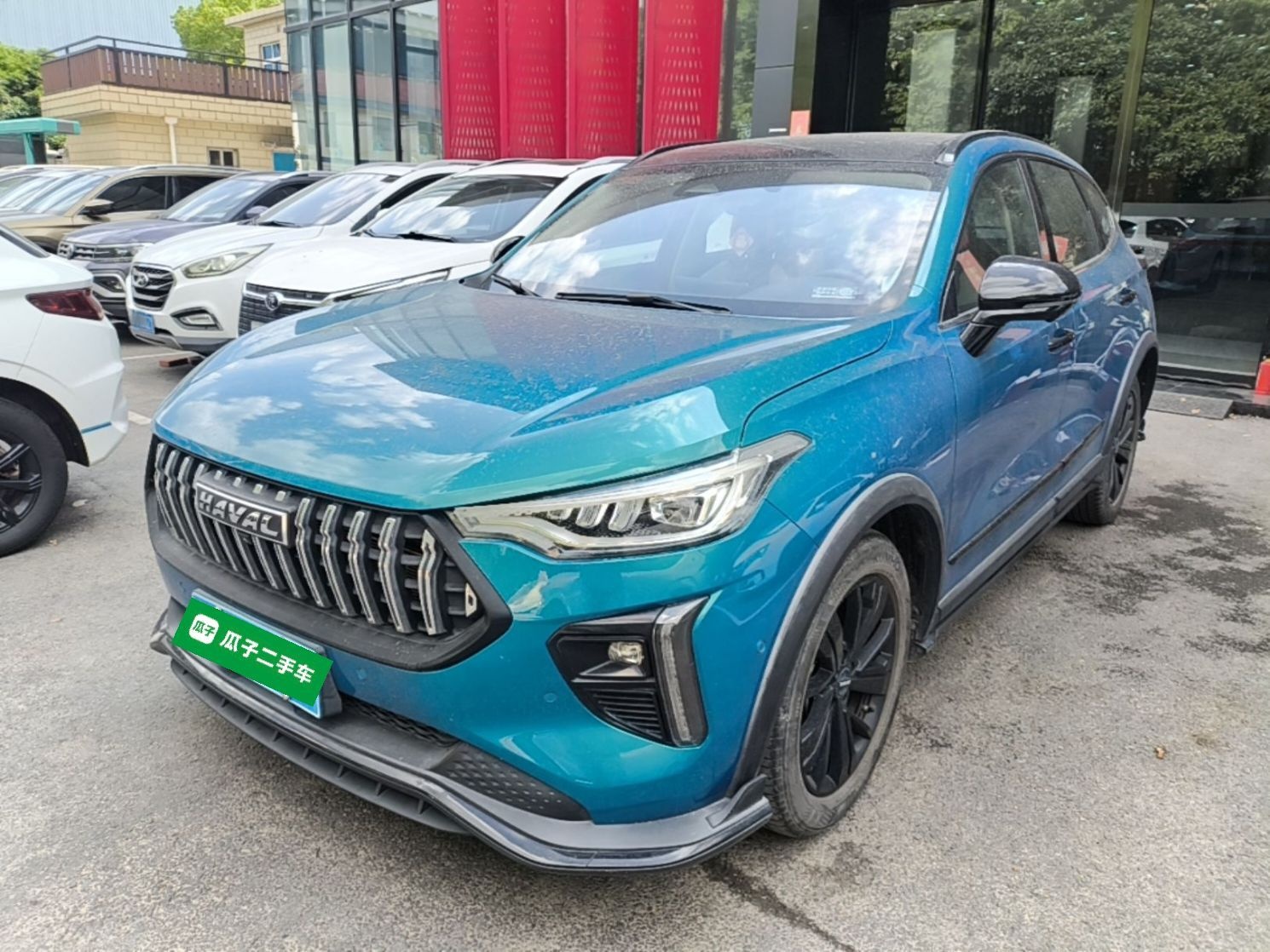 Unter der Vorderseite des Autos