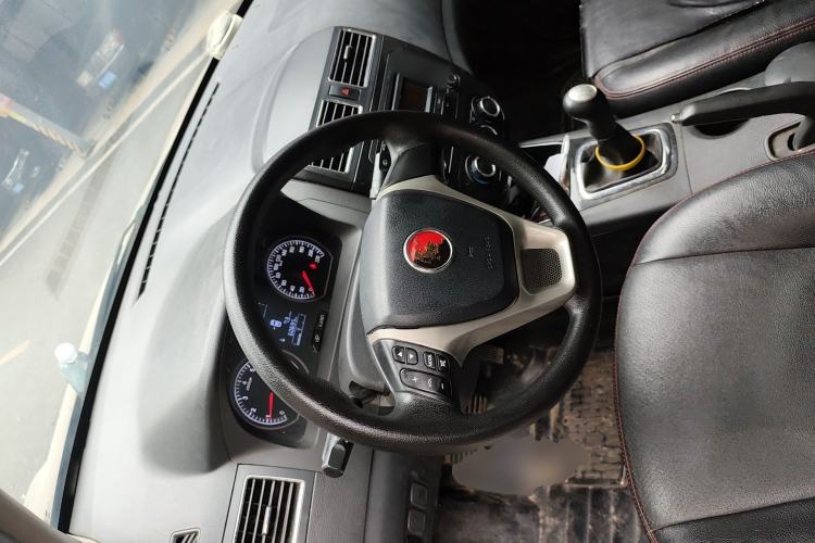 Used FORTHING Joyear X5 2013 1.6L Manual Luxury Model China IV Standard