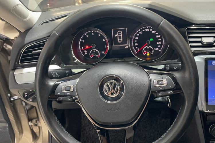 Used Volkswagen Lamando 2015 280TSI DSG Comfort Edition Steering Wheel