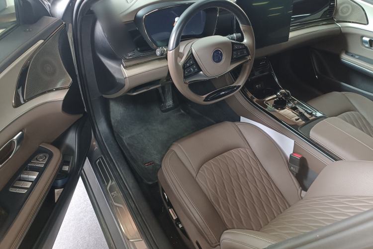 Used BYD Han 2024 DM-i Glory Edition 121KM Elite Model
