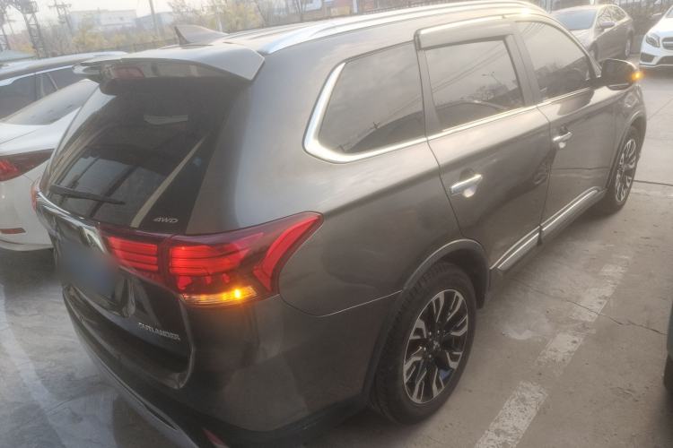 Used Mitsubishi Outlander 2020 2.4L 4x4 Zhi Xiang Edition 5 Seats
