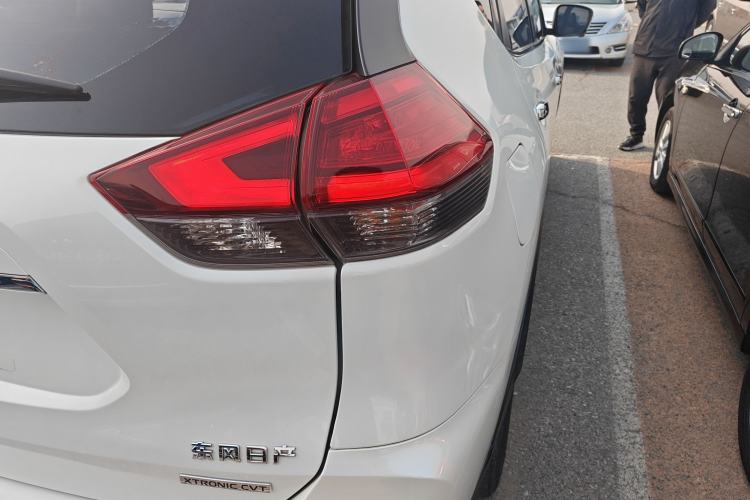 Used Nissan X-Trail 2019 2.5L CVT Smart Connect Luxury Edition 4WD Right Rear Taillight