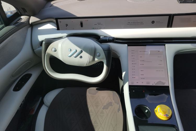 Used IM LS7 2023 90 kWh Elite Rear-Drive Version Steering Wheel