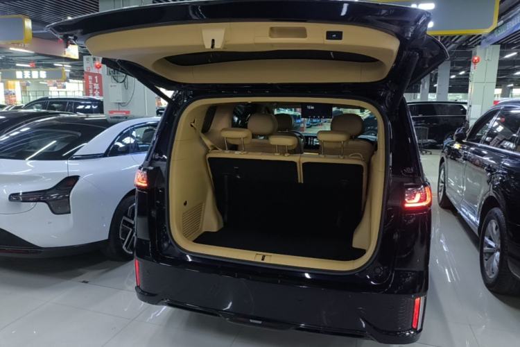 Used VOYAH Dream 2024 PHEV Ultra-Long Range Flagship Edition
