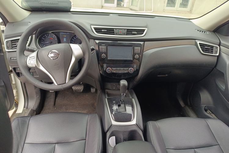 Used Nissan X-Trail 2015 2.0L CVT Comfort MAX Edition 2WD Center Console