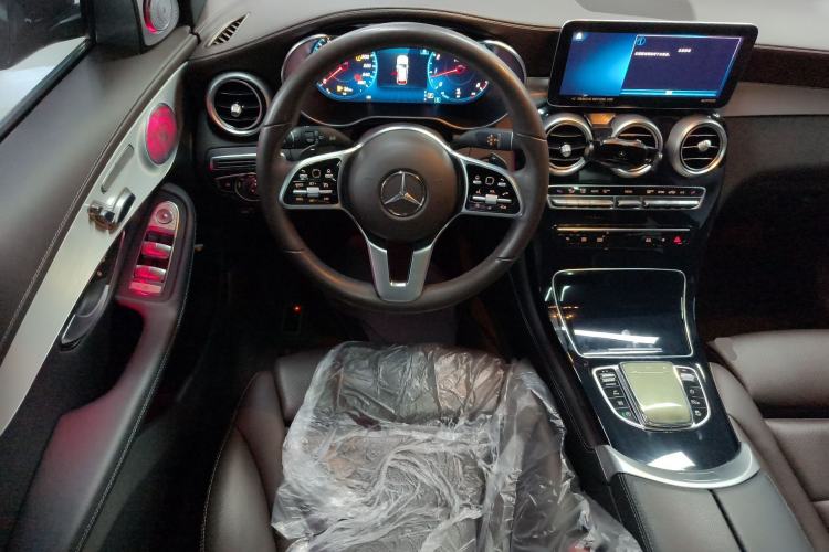 Used Mercedes-Benz GLC 2022 Refreshed GLC 260 L 4MATIC Dynamic Edition Steering Wheel