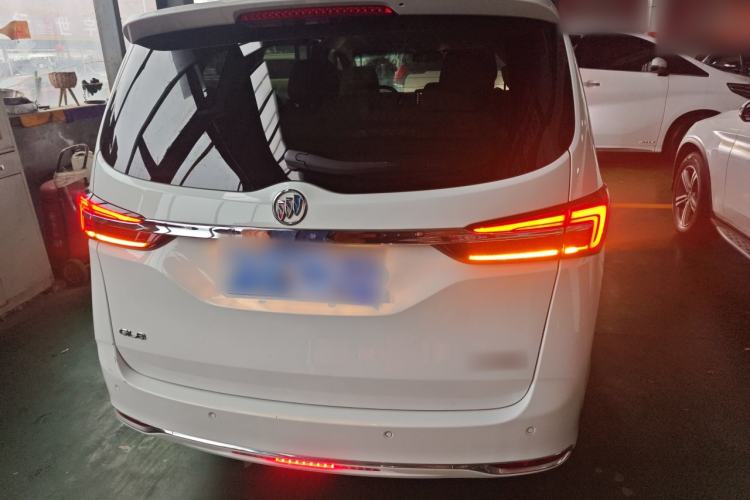 Used Buick GL8 2023 Facelifted Land Cruiser Executive Luxury Version