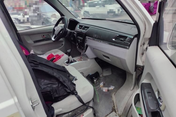 Used Jinbei New Hiace X30L 2018 1.5L Box Truck Wealth Edition DLCG14 Left Rear Seat