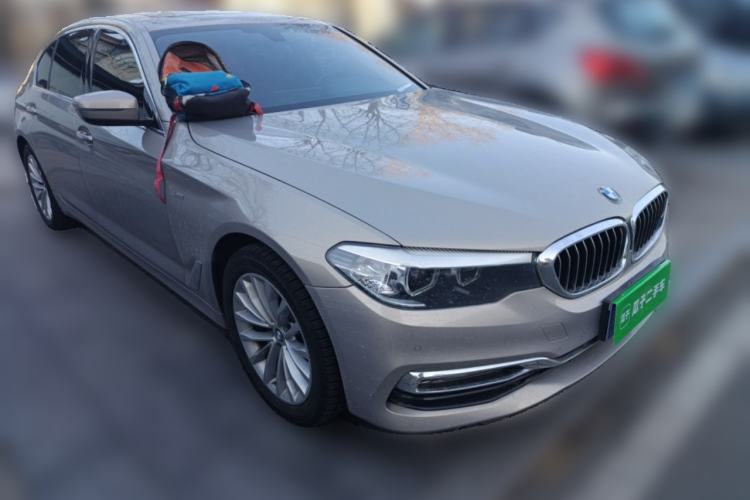 Used BMW 5 Series 2018 525Li Luxury Package Front Right 45 Deg