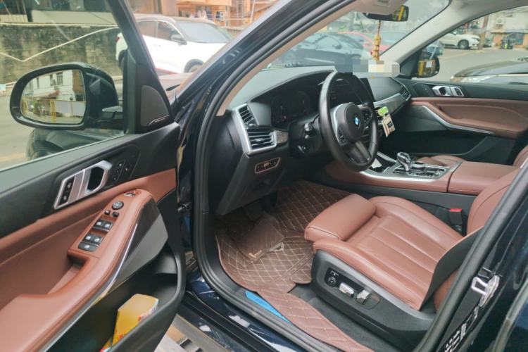 Used BMW X5 2019 xDrive40i Luxury Model with M Sport Package