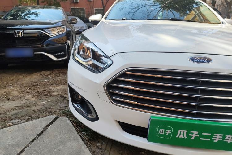 Used Ford Escort 2015 1.5L Automatic Fashion Model
