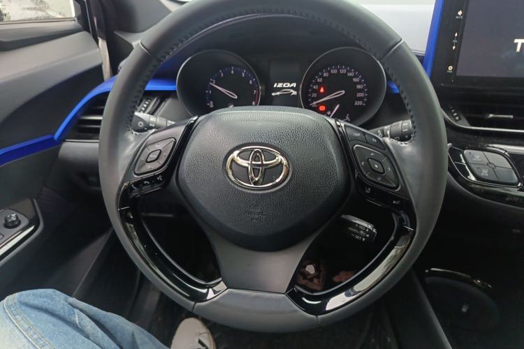 Used Toyota IZOA 2018 2.0L Yichi Edition China V Standard