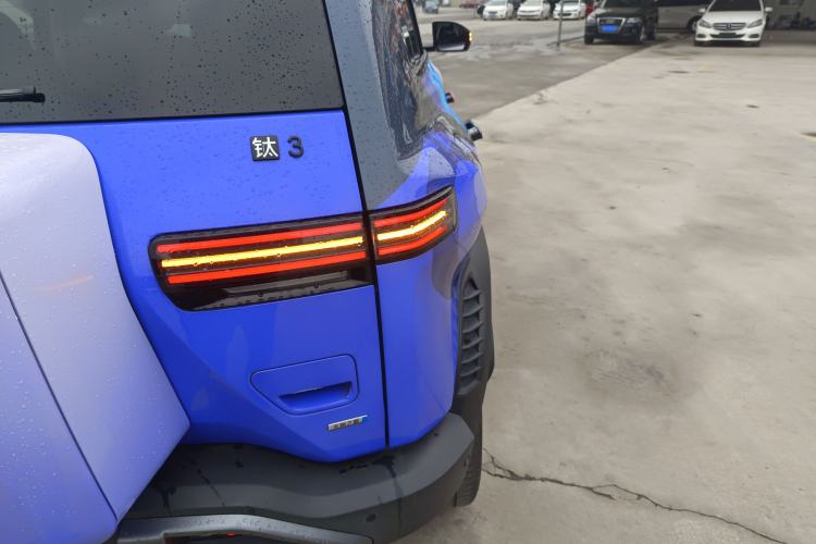 Used Formula Leopard Titanium 3 2025 501 km Four-Wheel Drive Drone Edition