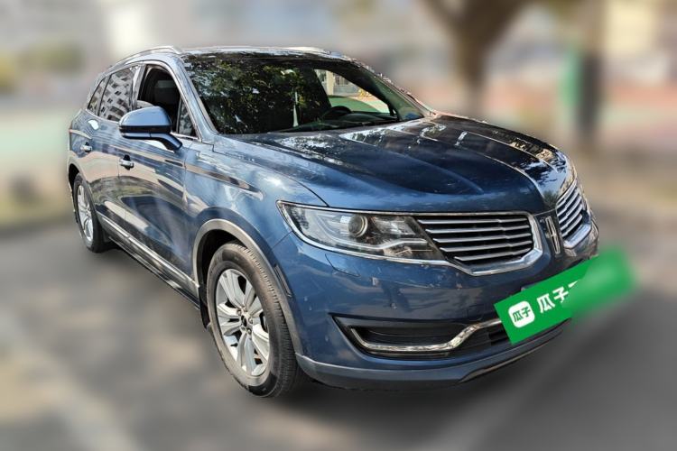 Used Lincoln MKX 2018 2.0T Two-Wheel Drive Deluxe Edition Front Right 45 Deg