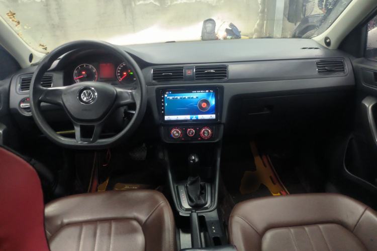 Used Volkswagen Santana 2016 1.6L Automatic Fashion Edition Center Console