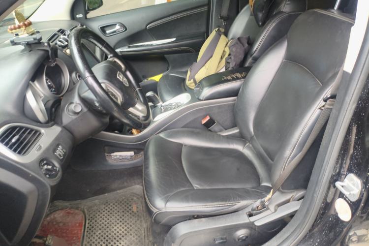 Used Dodge Journey 2013 2.4L Two-Wheel Drive Luxury Version