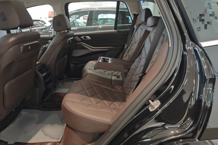 Used BMW X5 2023 xDrive 30Li Luxury M Sport Package Left Rear Seat