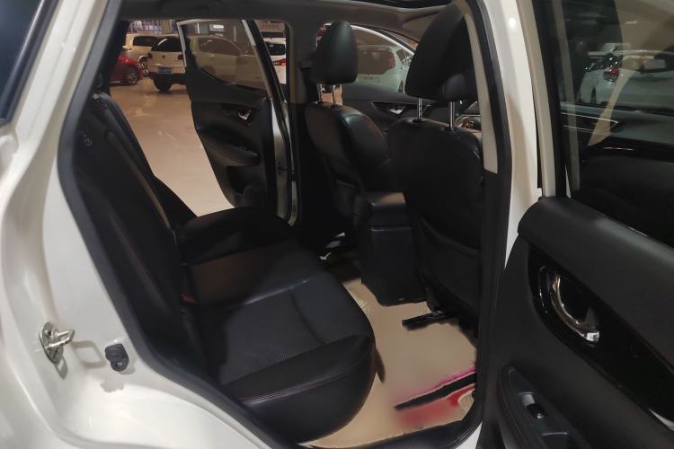 Used Nissan Qashqai 2017 2.0L CVT Luxury Edition China V Standard Interior 3