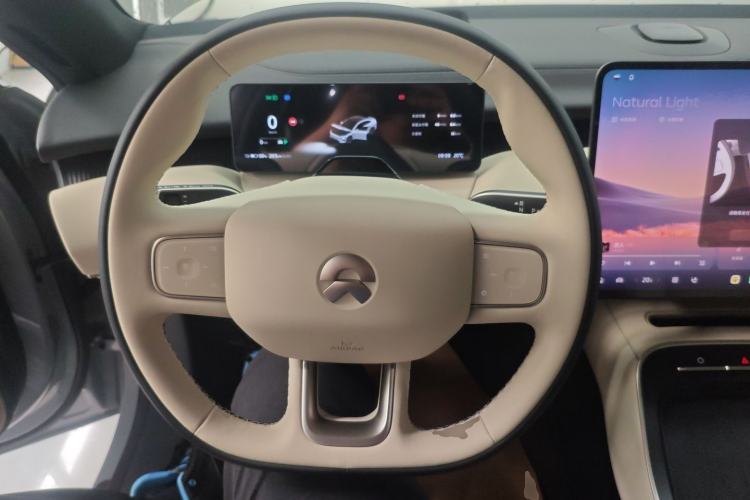 Used Nio ET5 2025 75 kWh Steering Wheel