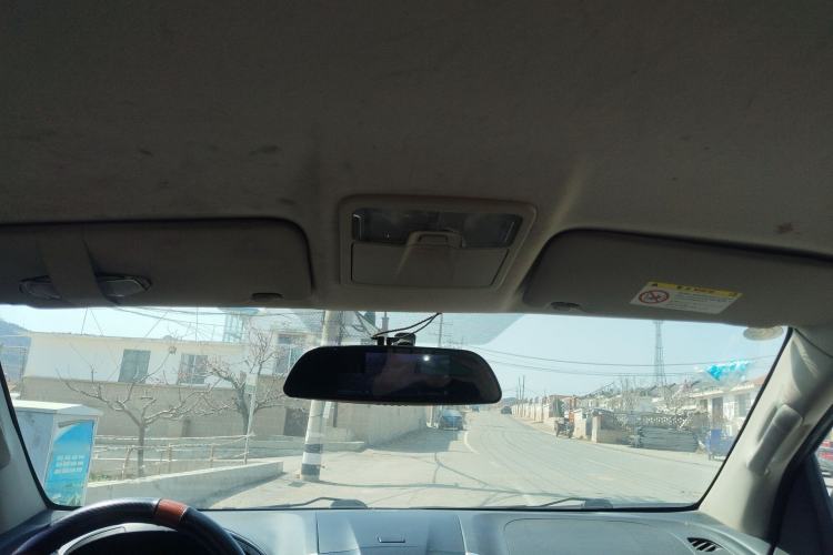 Used Isuzu D-MAX 2015 2.5T Two-Wheel Drive Automatic High-Performance Elite Version 4JK1 Headliner