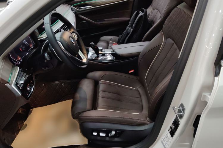 Used BMW 5 Series 2022 Second Facelift 530Li Luxury Edition Premium Package
