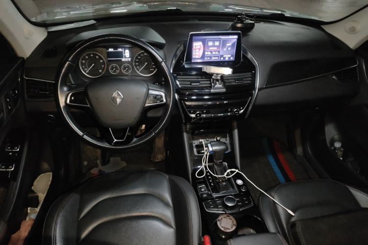 Used BORGWARD BX5 2017 20TGDI Automatic Two-Wheel Drive Pioneer Edition Center Console