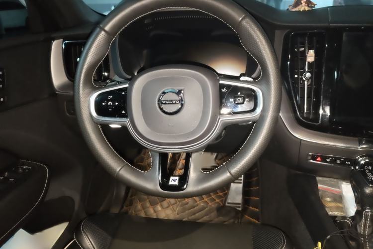 Used Volvo XC60 2018 T5 4x4 Smart & Sporty Edition