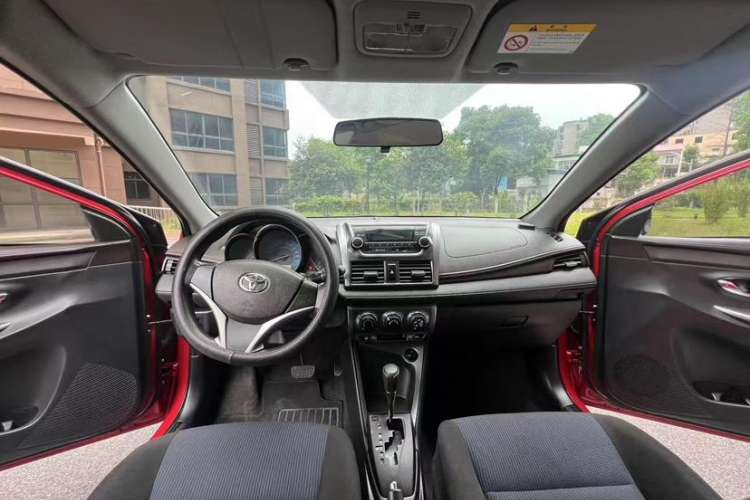 Used Toyota YARiS L Zhi Xuan 2015 1.5E Automatic Charm Edition
