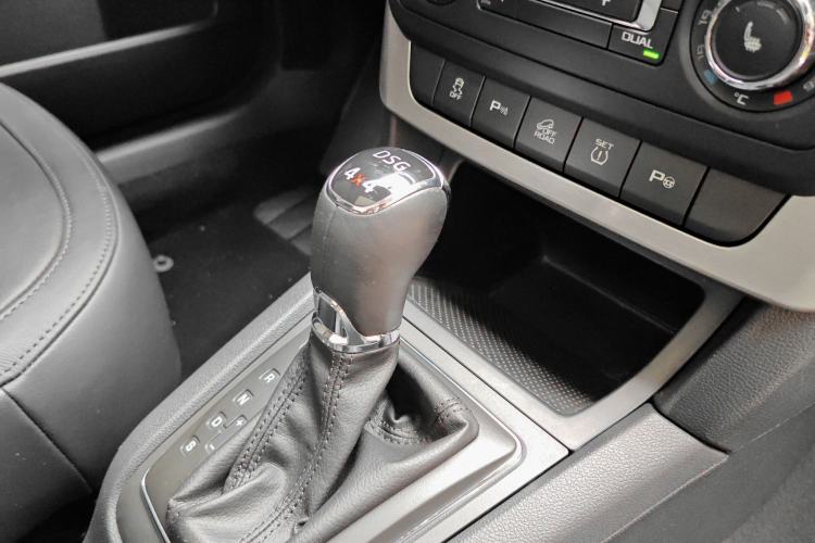 Used Skoda Yeti 2013 1.8T DSG Prestige Edition Interior 4