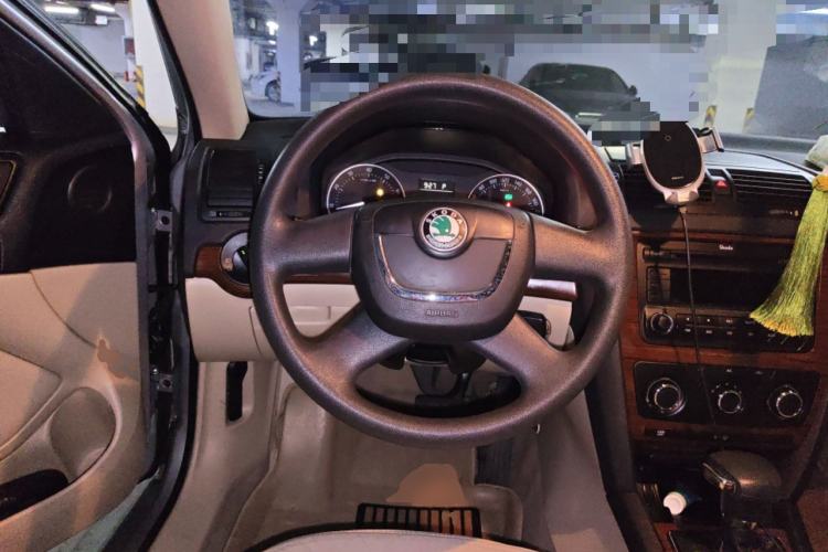 Used Skoda Octavia 2010 2.0L Automatic Yijun Edition Steering Wheel