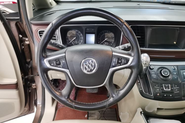 Used Buick GL8 2018 28T Luxury Model China VI Standard Steering Wheel
