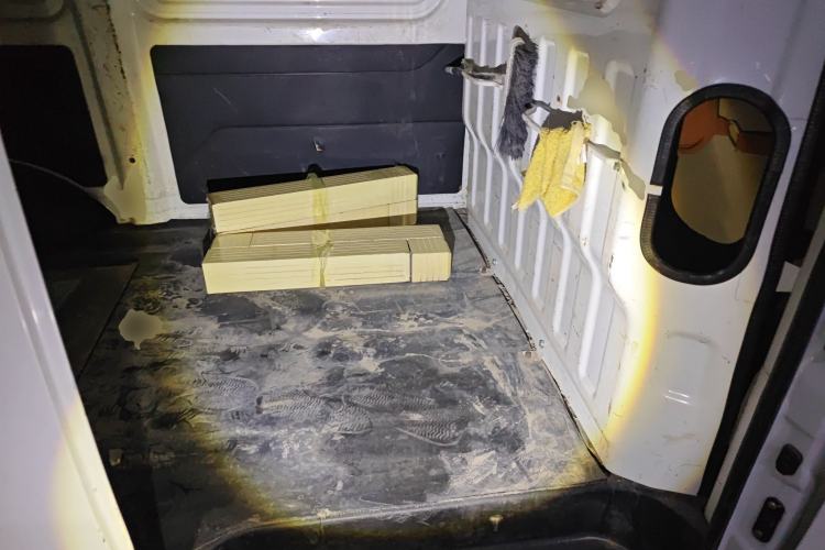 Used CHANGAN KAICHENG Ruixing M80 2018 1.5L Base Model CNG Van Flat Roof Rear-Hinged Doors 4G15S Left Rear Seat