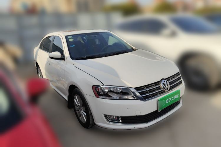 Used Volkswagen Lavida 2013 Restyled Classic 1.6L Automatic Comfort Edition Front Right 45 Deg