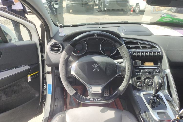 Used Peugeot 3008 2013 1.6THP Roland Garros Edition Steering Wheel