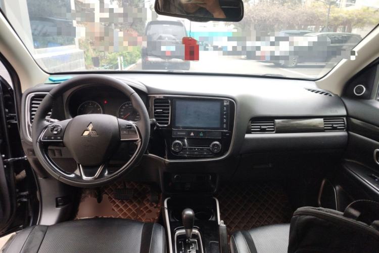 Used Mitsubishi Outlander 2018 2.0L Two-Wheel Drive Glory Edition 5 Seats