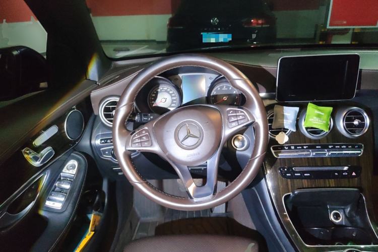 Used Mercedes-Benz GLC 2017 GLC 260 4MATIC Luxury Model
