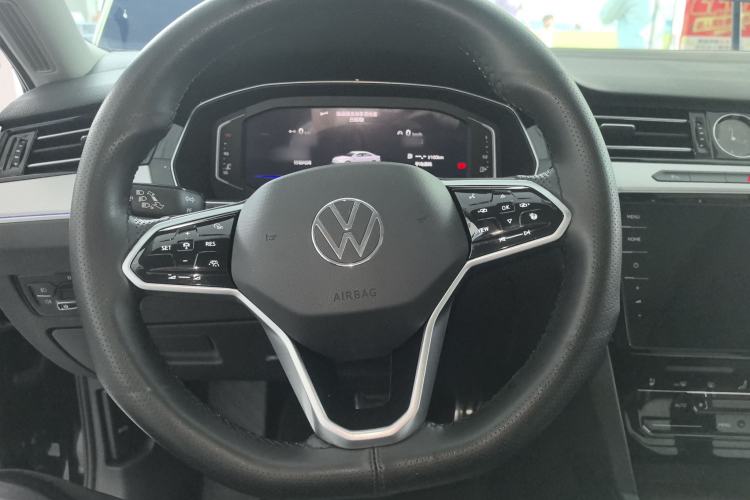 Used Volkswagen Magotan 2023 2 Million Units Commemorative Edition 330TSI DSG Luxury Version Steering Wheel