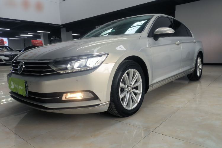 Used Volkswagen Magotan 2019 330TSI DSG Leading Model China VI Standard